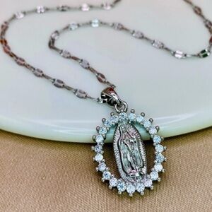 Beautiful Virgin Mary Diamonds CZ Dainty Chain Pendant Necklace in Silver